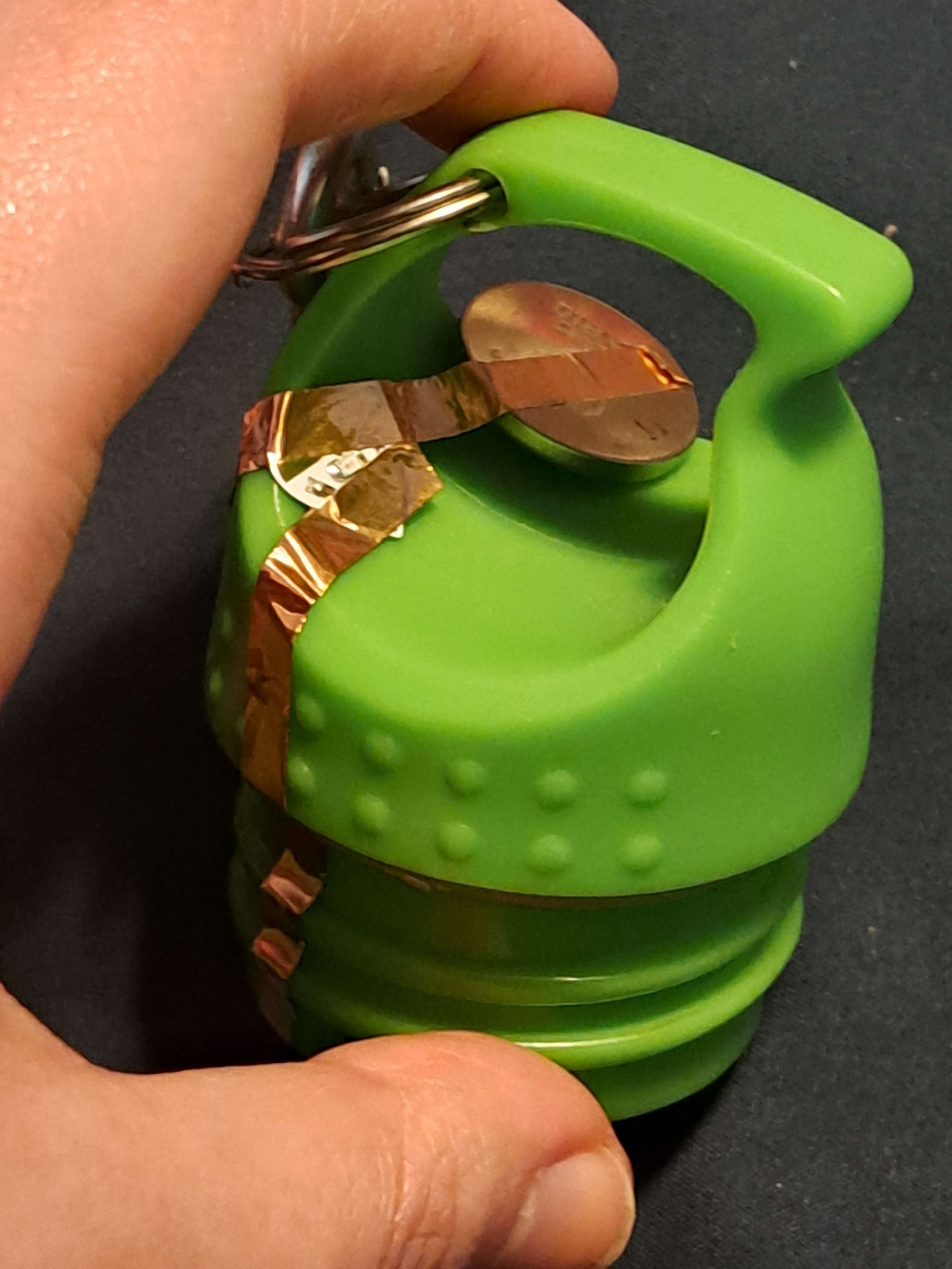 using the cap to connect through a meatl water bottle