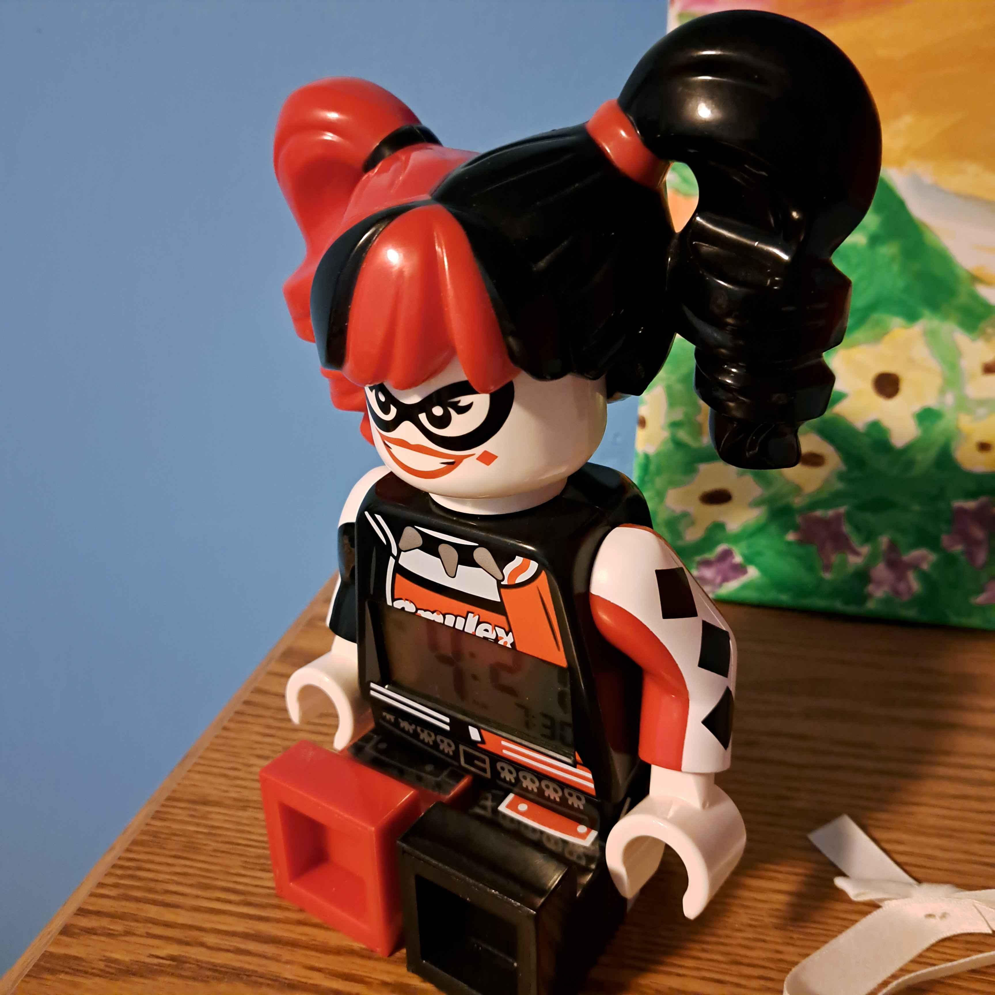 the click of the snooze button on my alarm clock<br><audio controls src='audio/clock.mp3'></audio>