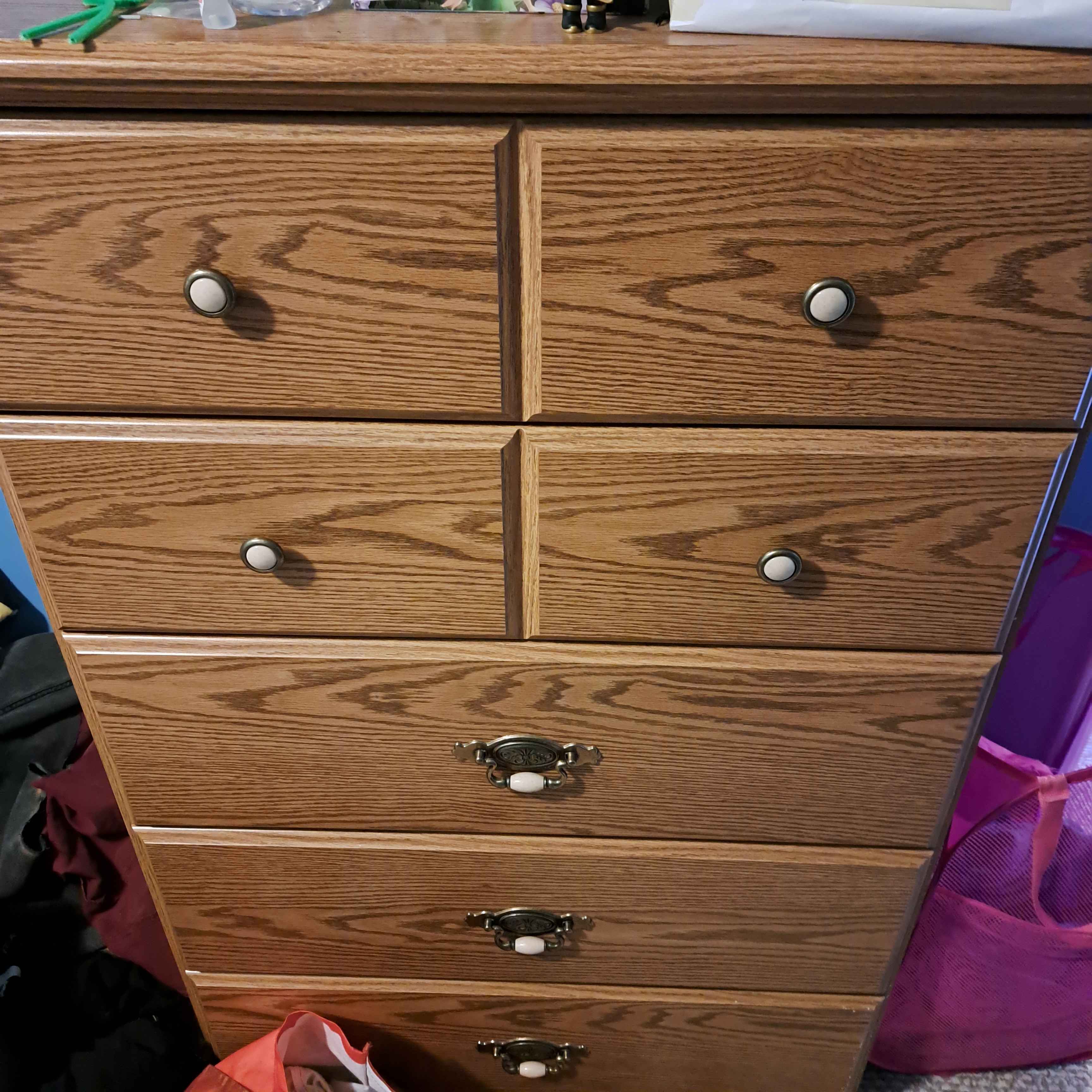 always liked the sound of these drawers in my room<br><audio controls src='audio/drawer2.mp3'></audio>